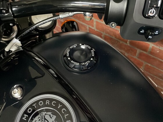 Indian Chief Dark Horse 2022 Black Smoke