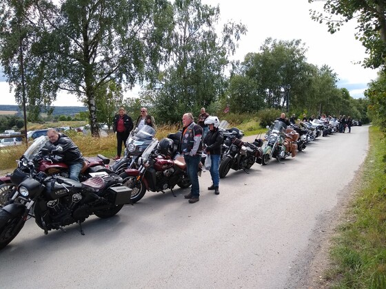 Warten auf die Einfahrt nach der großen Ausfahrt